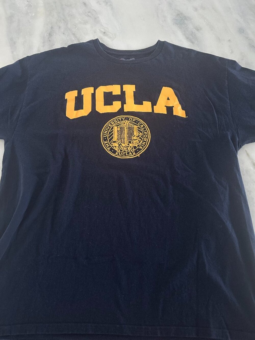 UCLA Bruins Arch T-Shirt by Champion Men's XXL Pre-Owned Big Ten Football